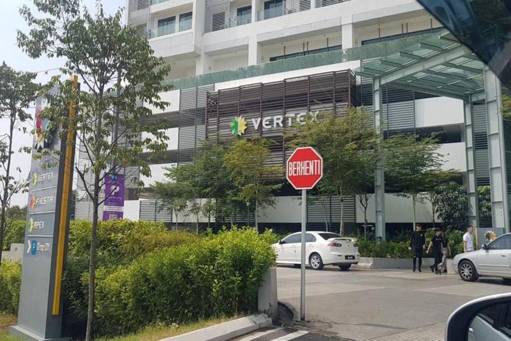 Cybersquare Lakeview With Netflix And Disney Hotstar Cyberjaya Exteriér fotografie